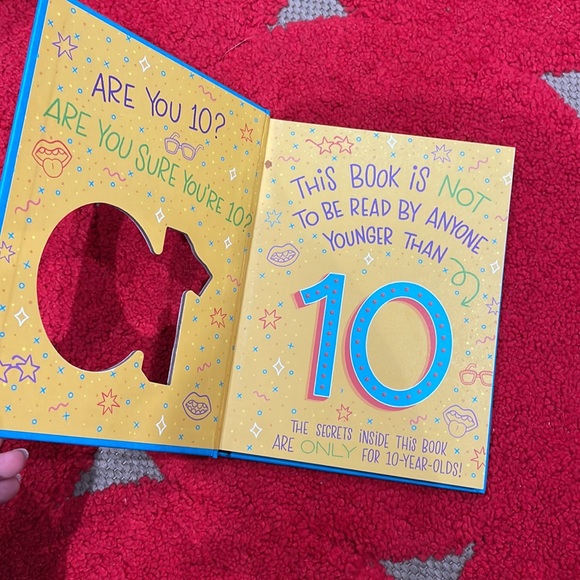 NEW! Everything You Need To Know When You Are 10 Book - Like NEW Condition - Picture 3 of 9